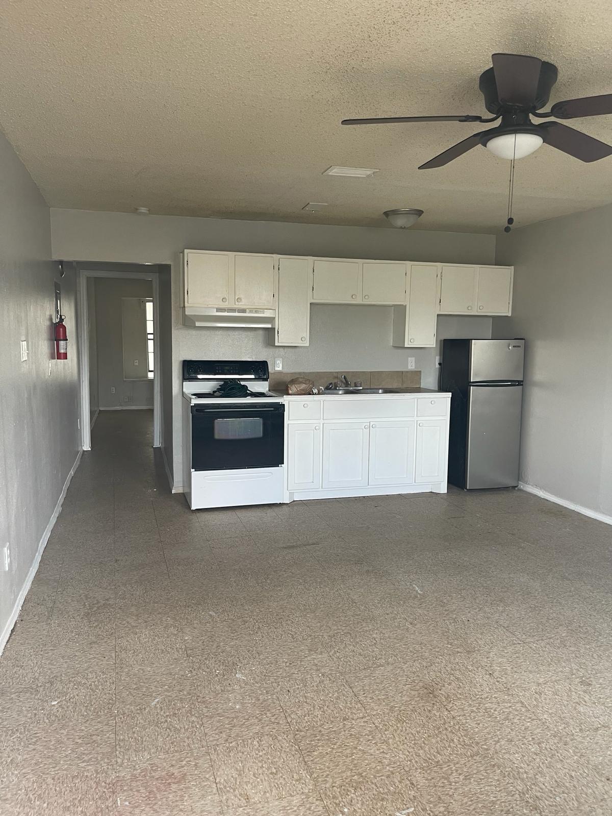 102 South Holland Avenue - 4